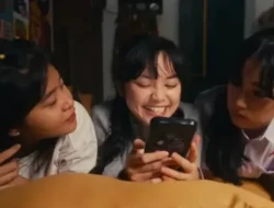 Film Mimpi Keluarga Sempurna Memukau di Jakarta World Cinema Week 2025