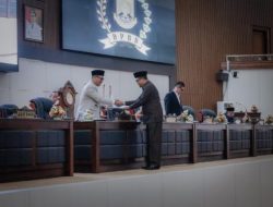 Rapat Paripurna Penjelasan Komisi II dan IV Sebagai Pengusul Dua Raperda Usul DPRD Provinsi Banten