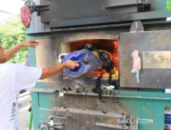 Bahaya Dioksin Mengintai dari Insinerator Sampah di Permukiman Bandung