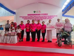 Ketua Umum Bhayangkari Salurkan 5.000 Paket Bansos, Gelar Bakti Kesehatan dan Religi di NTT