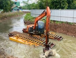 Mitigasi Banjir Diperkuat, Pemkot Tangerang Mulai Operasi Normalisasi Serentak