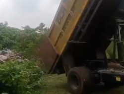 Viral : Truk Berisi Sampah dari Kabupaten Serang Dibuang di Kabupaten Lebak