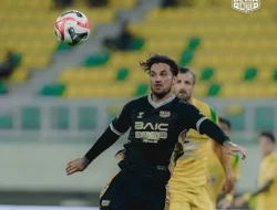 Main di Stadion BIS, Dewa United Banten FC Ditahan Imbang 10 Pemain Persebaya