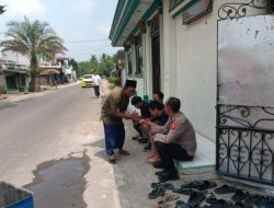 Sampaikan Pesan Kamtibmas,Bhabinkamtibmas Polsek Rangkasbitung Polres Lebak Sapa Warga Desa Aweh