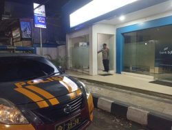 Kanit Samapta Polsek Rangkasbitung Polres Lebak Patroli Dialogis Sekaligus Cek Mesin ATM Milik BJB