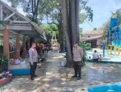 Sampaikan Pesan Kamtibmas Pada Pengunjung, Polsek Rangkasbitung Polres Lebak Patroli Ke Kolam Renang