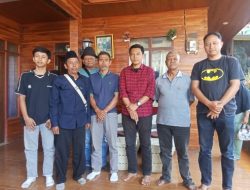 Terima Mandat : Tiga Kasepuhan dari Desa Cibaliung Kunjungi Kediaman Ustadz Nana Gerhana