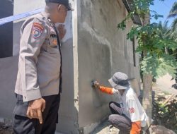 Bhabinkamtibmas Polsek Rangkasbitung Polres Lebak Temui Pekerja Bangunan di Kampung Cihelang