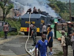 Quick Respon Polri Bantu Padamkan Kebakaran di Kodam Lama Jayapura