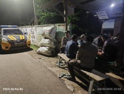 Patroli Dialogis Kepemukiman,Polsek Rangkasbitung Polres Lebak Temui Warga di Pos Ronda