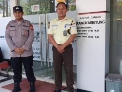 Pastikan Aman,Kanit Samapta Polsek Rangkasbitung Polres Lebak Patroli Dialogis Ke Bank Banten