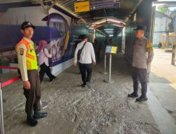 Bhabinkamtibmas Polsek Rangkasbitung Polres Lebak Monitoring Ke Stasiun KRL Rangkasbitung