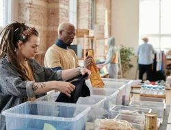 Mengapa Thrifting Jadi Gaya Hidup Ramah Lingkungan Gen Z