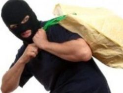 Bendahara Diduga Gondol DD, Sekdes Petir Mengatakan Uang Miliaran Ludes