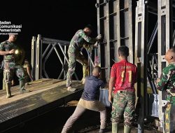 Cara TNI Membangun Jembatan di Wilayah Bencana Aceh