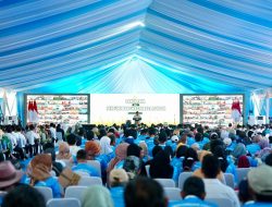 Cek Panen Raya di Karawang, Petani Antusias Bertemu Prabowo