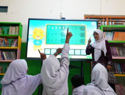 17 Ribu Papan Interaktif Digital Terkirim ke Sekolah-Sekolah di Sumut, Siswa Lebih Semangat Belajar
