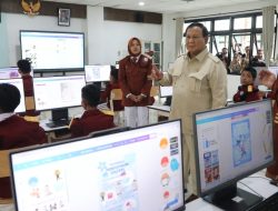 Prabowo Tiba di Sekolah Rakyat 9 Banjarbaru, Sambut Yel-yel dari Siswa dan Tinjau Fasilitas Sekolah