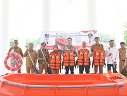 Salurkan Bantuan 5 Rescue Boat, Bupati Serang Ratu Zakiyah Apresiasi AQUATEC