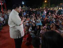 Suasana Malam Tahun Baru Remaja hingga Orang Tua Tapsel di Pengungsian Bareng Prabowo: Senang Sekali!
