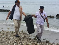 Bertajuk “Indonesia Asri, Gerindra Cilegon Gelar Kerja Bakti di Pantai Mabak
