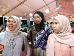 Melipir usai Ngantor, Tiga Sahabat Ini Terpukau Sajian Keberagaman di Imlek Festival 2577