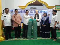 Giat Tarjung: Camat “Edi Jaya, Salurkan Karpet di Musholla Baitul Amal