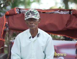 Dapat Becak Listrik, Penarik Lansia Blitar Girang: Pak Prabowo Bapak Kulo
