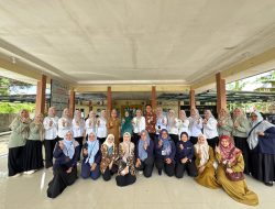 DWP Kemendukbangga/BKKBN Banten Salurkan Bantuan Sembako kepada 30 Keluarga Resiko Stanting