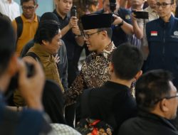 Menlu Sugiono Jemput Langsung WNI yang Dipulangkan dari Iran di Bandara Soetta