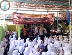 Tanamkan Kepedulian Sosial, SMPN 1 Gunungsari Santuni 52 Anak Yatim