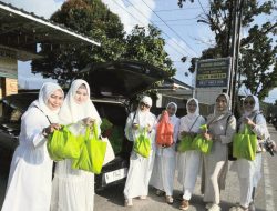 Kepedulian Sosial di Bulan Ramadhan, Grup Arisan 15 Bagikan 100 Paket Sembako