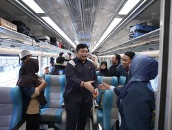 Mudik Gratis Mas Kawe Berangkatkan 395 Pemudik dari Stasiun Pasar Senen dengan KA Blambangan Express