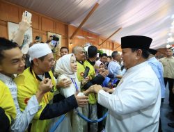 Driver Ojol Ini Bangga Bisa Lebaran di Istana dan Senang Pulang Bawa Sembako