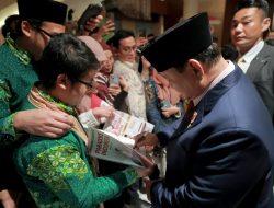 Diaspora di Jepang Deg-degan Dapat Tanda Tangan Prabowo: Di Luar Ekspektasi Saya