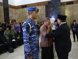 Momen Haru Prabowo Peluk dan Cium Putra Prajurit TNI yang Gugur di Lebanon