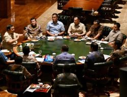 Gelar Rapat Minggu Sore hingga Malam di Hambalang, Prabowo Bahas Langkah Cepat Tangani Karhutla dan Gempa