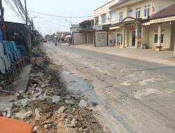 Setelah Viral Pemberitaan, Akhirnya Saluran Got Proyek Jalan Cisoka Cangkudu di Bongkar