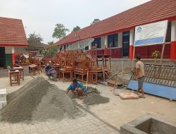 Oknum Pengawas Revitalisasi SDN Cikoneng 3 Diduga Halangi Awak Media Saat Bertugas