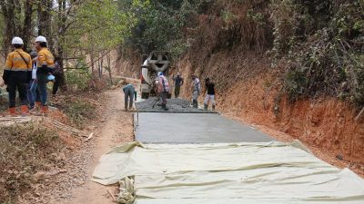 KEREN.! PT SBJ BANGUN JALAN BETON 350 METER UNTUK WARGA LEBAK